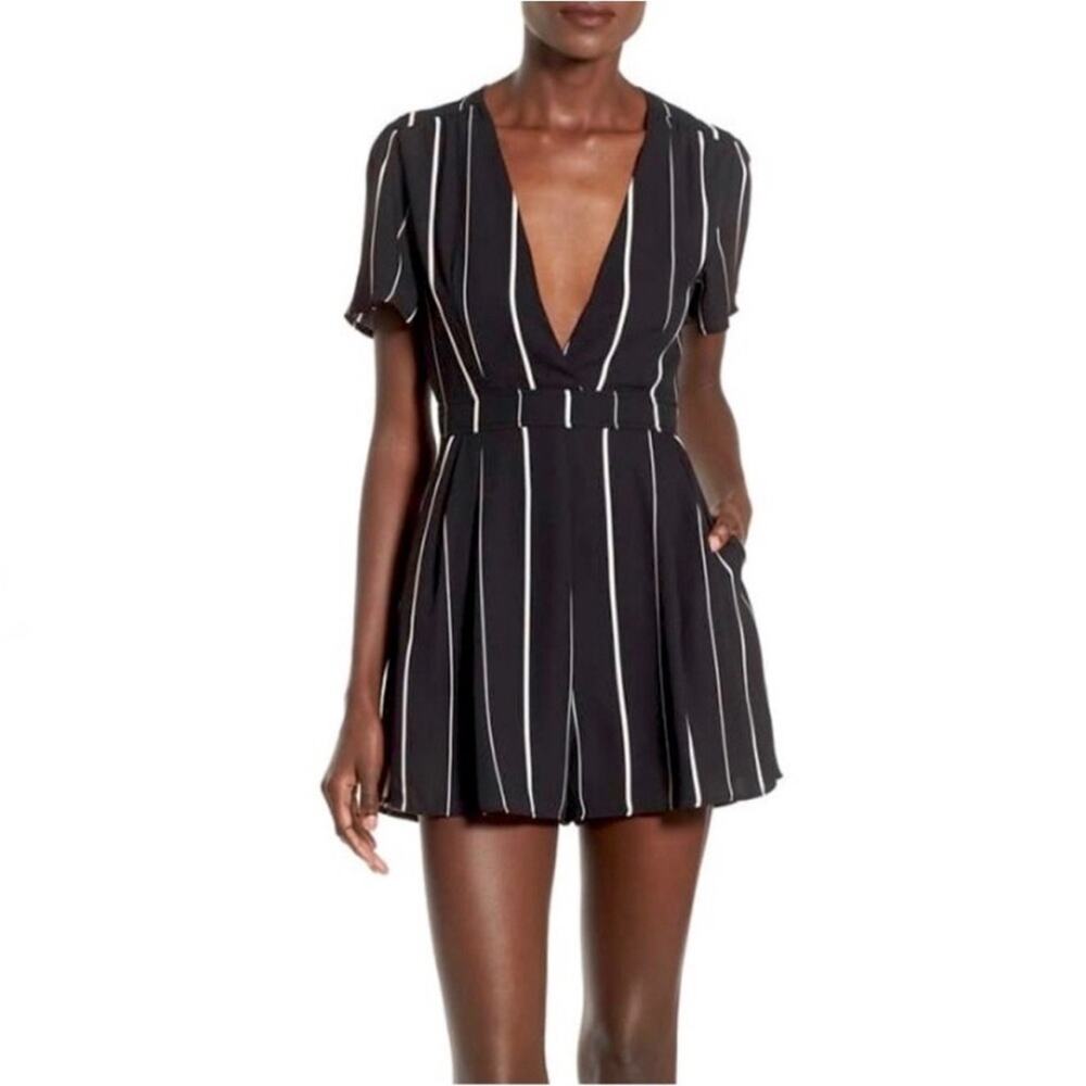 ASTR The Label Short Sleeve Deep V Striped Romper Black White Size Large
